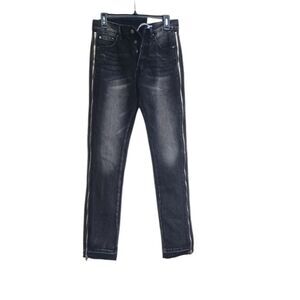 8181.....mnmi Straight Leg Jeans Size 28, 32" Inseam 10" Rise